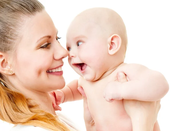 Moeder en baby spelen en glimlachen — Stockfoto