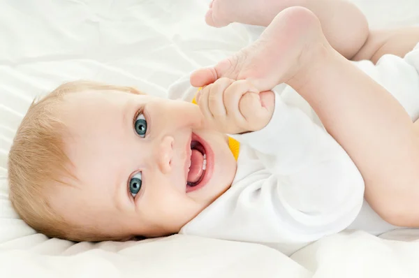 Niedliches glückliches Baby — Stockfoto