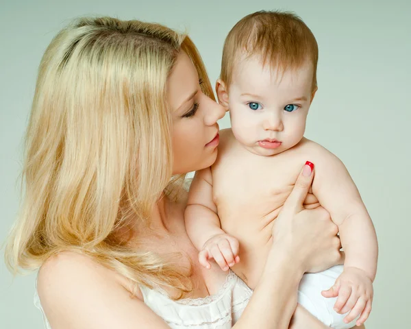 Happy family mother and baby — Stock Photo, Image