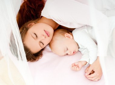 Tatlı sleepig bebek