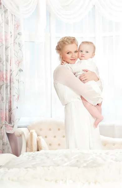 Young mother with a baby — Stock Photo, Image