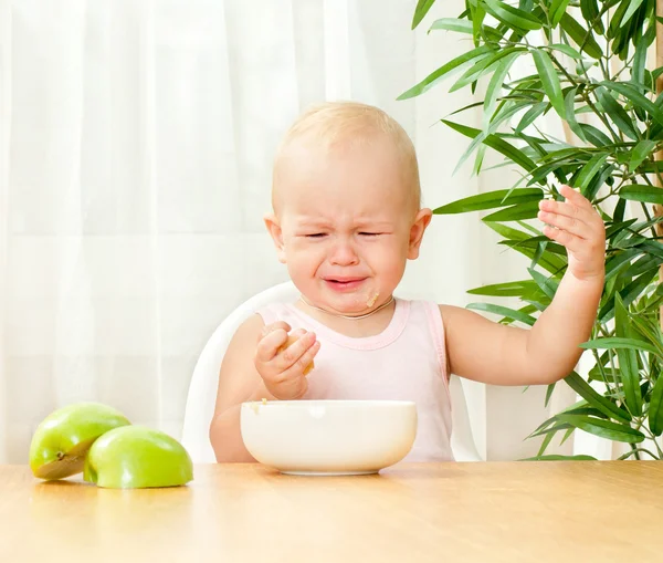 Niño no quiere comer —  Fotos de Stock