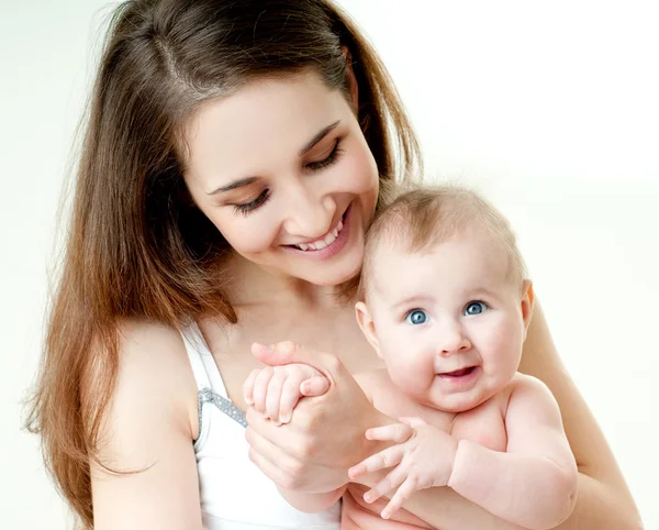 Glückliche Familienmutter und Baby — Stockfoto