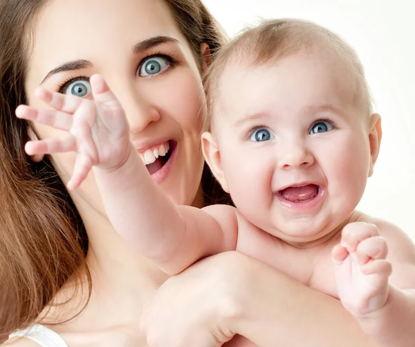 Junge Mutter mit Baby — Stockfoto