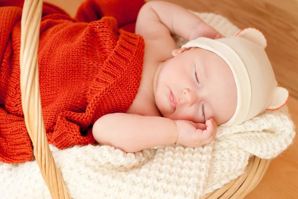 Schattige slapende baby — Stockfoto