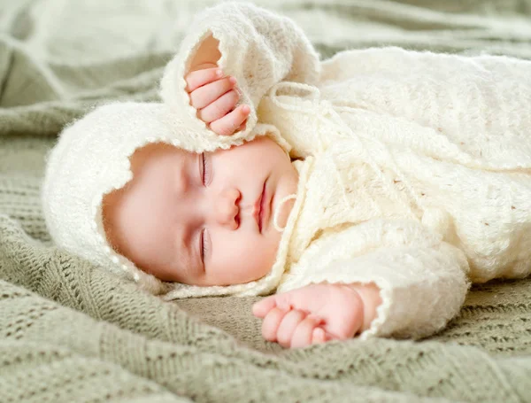 Schattige slapende baby — Stockfoto