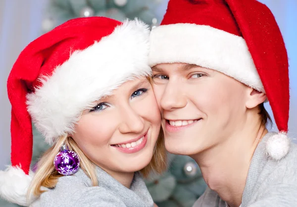 Ευτυχισμένο ζευγάρι Χριστούγεννα — Φωτογραφία Αρχείου
