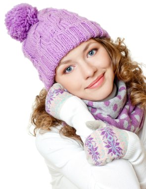 Sıcak şapka neşeli kadın