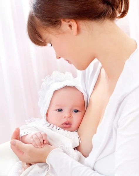 Giovane madre con bambino — Foto Stock