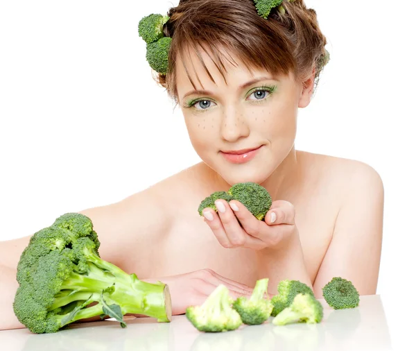 Vrouw met de verse groenten — Stockfoto