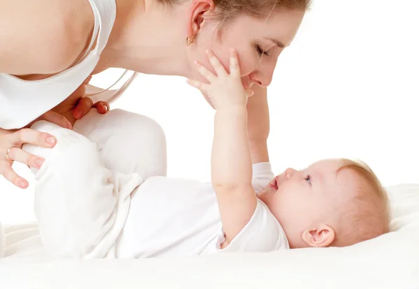 Gelukkig moeder met baby — Stockfoto