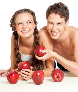 Elma ile genç Çift