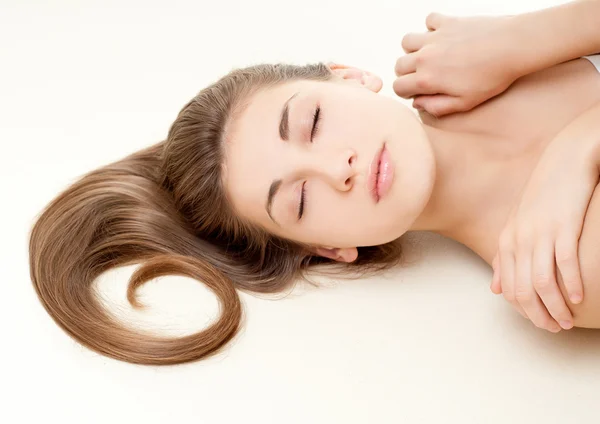 Mujer con el pelo largo — Foto de Stock