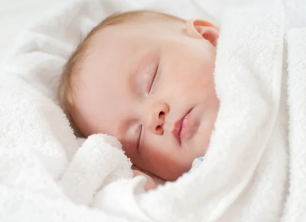 잠자는 귀여운 아기 — 스톡 사진