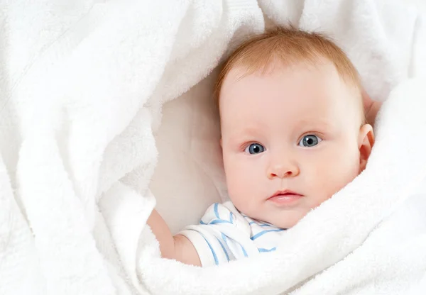 Schattige babyjongen — Stockfoto