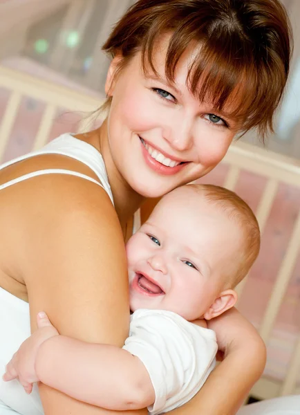 Mère avec bébé fille — Photo