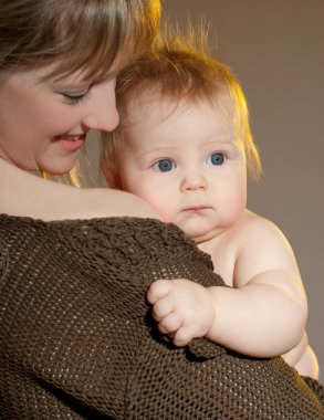 Genç anne ve çocuk