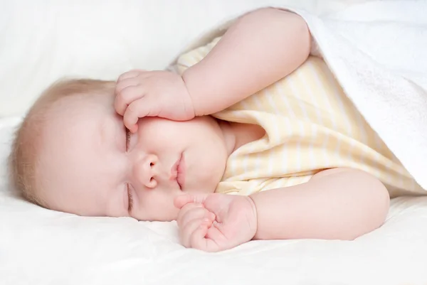 Babyjongen slapen — Stockfoto