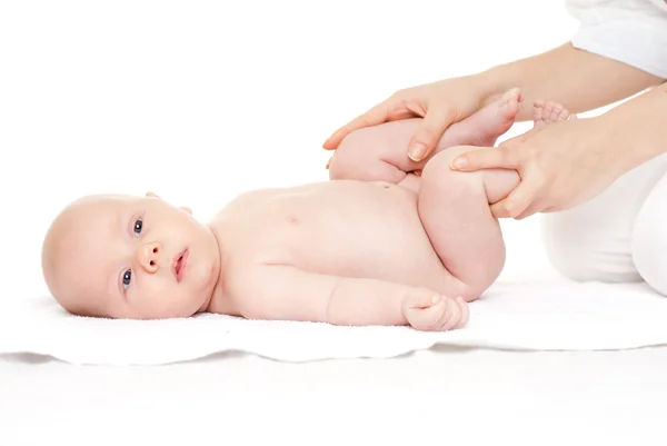 Bebê tendo massagem — Fotografia de Stock