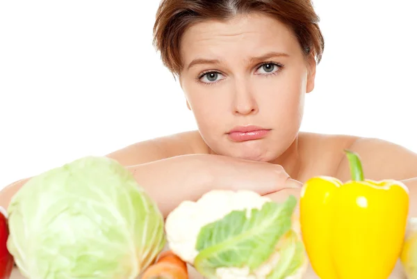 Mujer con verduras de temporada —  Fotos de Stock