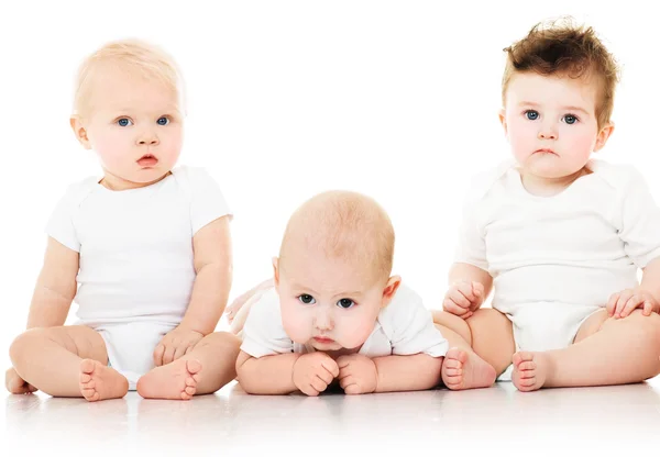 Grupp av söta bebisar — Stockfoto