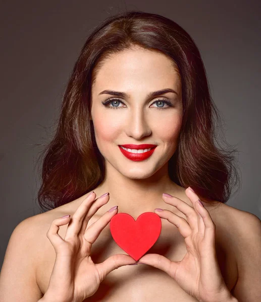 Beautiful Woman Holding Red Heart Valentine Day — Stock Photo, Image