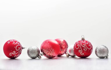 Noel arkaplanı ve noel topları
