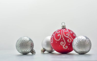 Noel arkaplanı ve noel topları