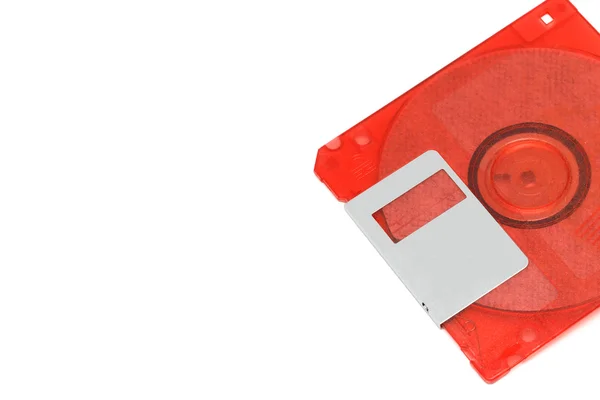 Rode 3,5-inch diskette witte achtergrond — Stockfoto