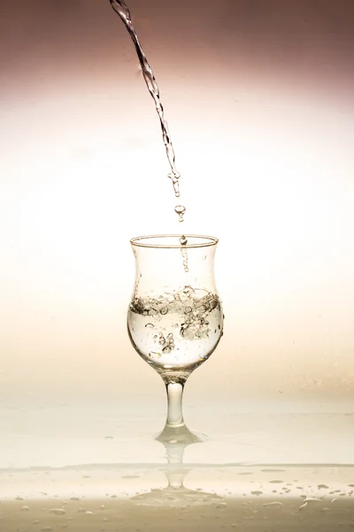 Verter Agua Cristal Detalle Objeto Arte —  Fotos de Stock