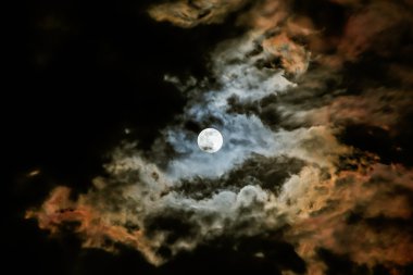 Gece arka plan bulut içinde moon