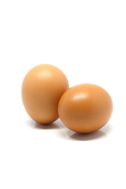 Yumurta beyaz arka planda