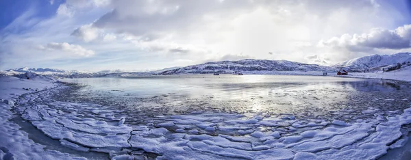 Snowy Beach panorama en Noruega invierno — Foto de Stock