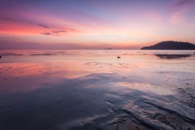 Bayan Mutiara, Penang Malezya içinde şaşırtıcı gündoğumu