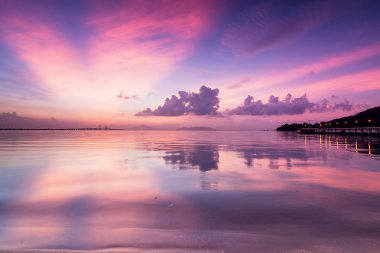  Şaşırtıcı yansıma gündoğumu ve günbatımı Bayan Mutiara, Penang Malezya içinde
