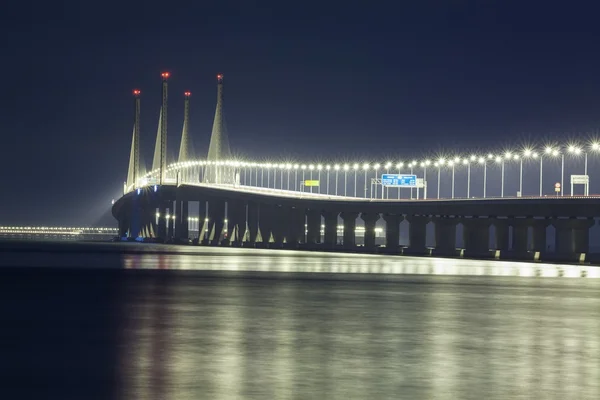 2nd Penang Bridge Night View Light Up, George Town Penang, Malásia — Fotografia de Stock