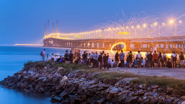 2. Penang Bridge noční světlo se s ocelovou vlnou, George Town Penang, Malajsie — Stock fotografie