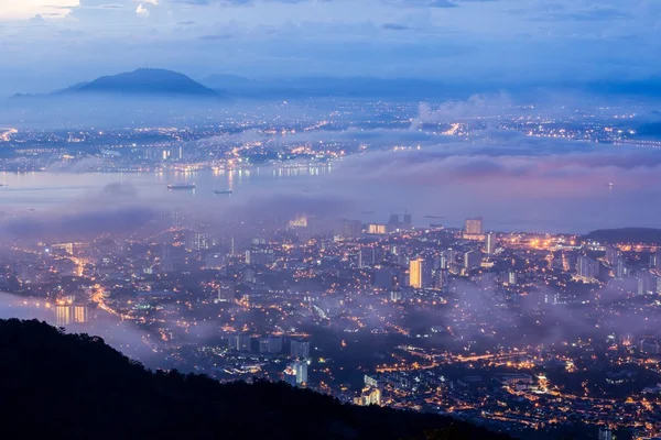 Sunrise above cloud view from Penang Hill of George Town, Penang Malaysia — Stock Photo, Image