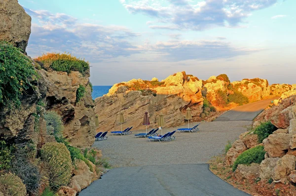 Beautiful beach on the island at sunrise. — Stock Photo, Image