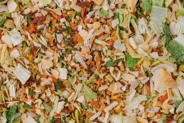 Kuru sebzeler, havuç, kereviz ve soğan. Yiyecek çeşnisi.