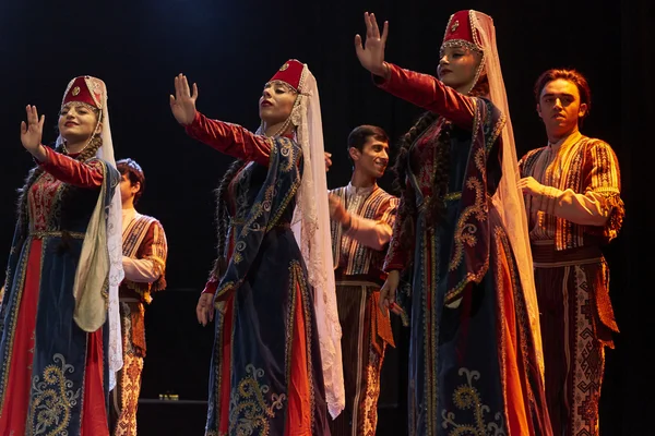 Ermenistan devlet pedagoji Üniversitesi dans topluluğu dansçılar 9