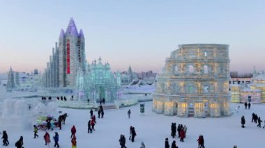 Işıklı buz Harbin Buz heykelleri