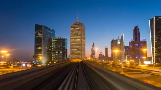 Viaje en el sistema de metro ferroviario elevado de Dubai — Vídeo de stock