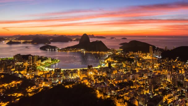 Nascer do sol sobre Pao Acucar ou montanha de pão de açúcar — Vídeo de Stock