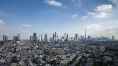 Yeni Dubai şehir silüetinin