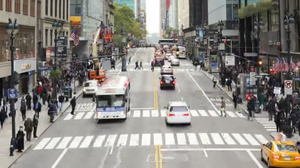 42. ulice poblíž Grand Central nádraží, Manhattan — Stock video