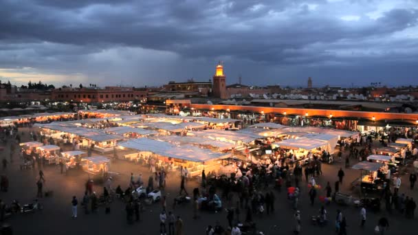 Djemaa el-Fna gece pazarı, Marakeş — Stok video