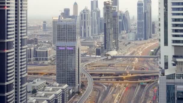 Sheikh zayed road στο Ντουμπάι — Αρχείο Βίντεο