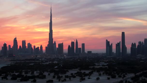 Dubais Skyline mit dem Burj Khalifa — Stockvideo