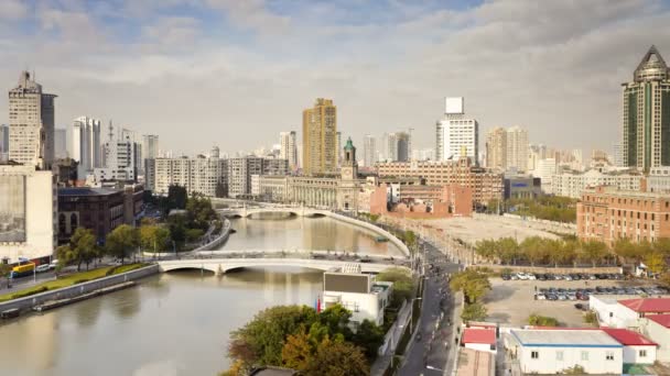 Suzhou Creek e lo skyline della città, Shanghai — Video Stock